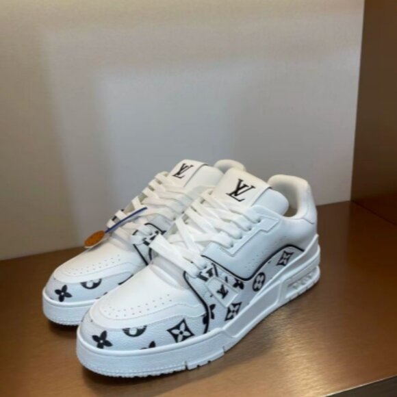 Louis Vuitton Trainer sneakers, white and black, size 10 - Picture 2 of 5